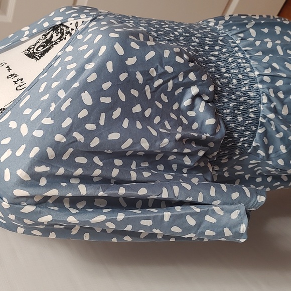 NWT - Plus Size Women's V Neck Short Sleeve Print Blue and White Smocked Dress - Picture 7 of 8